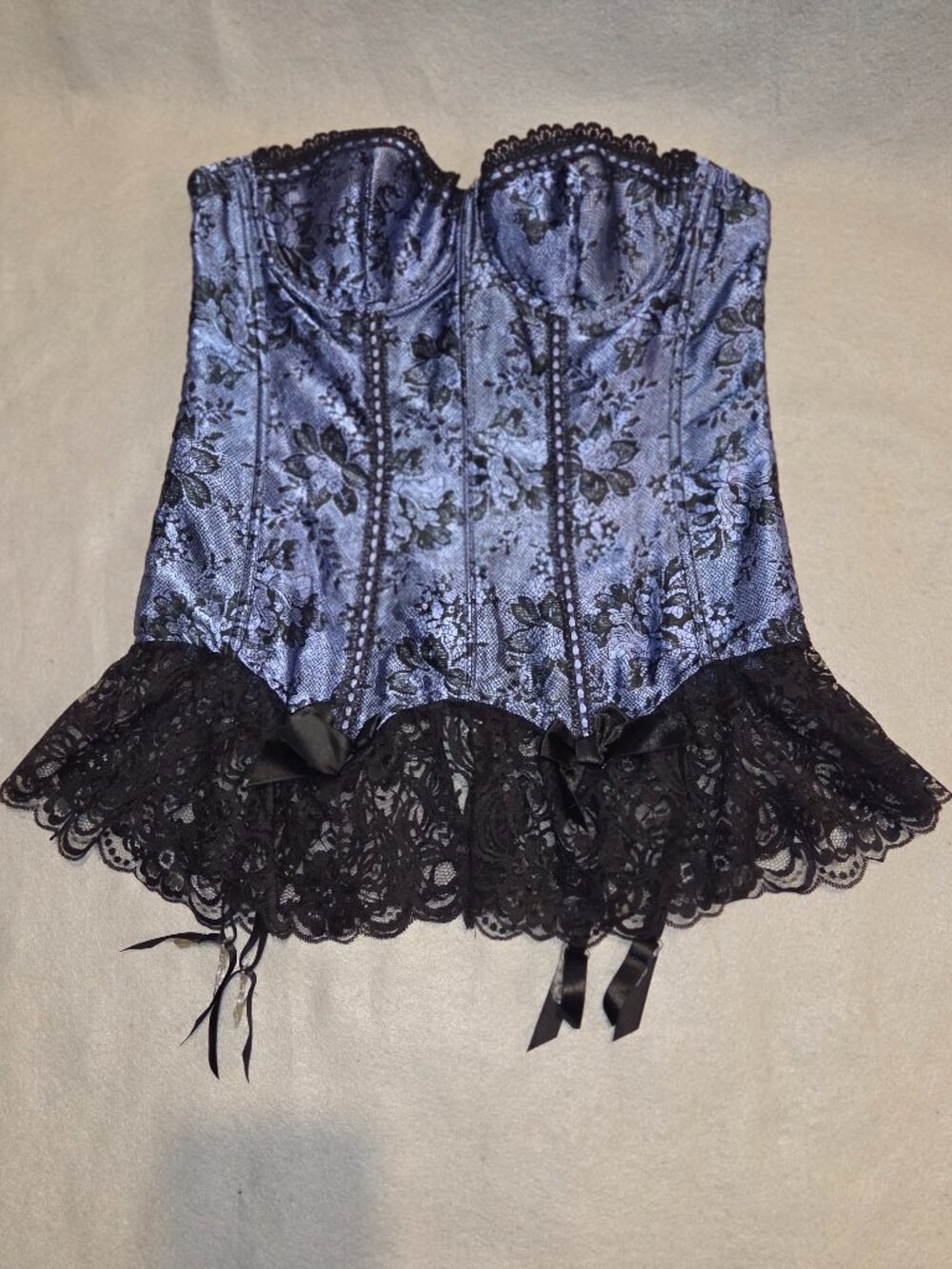 Vintage Fredericks of Hollywood Underwire violet corset 38
